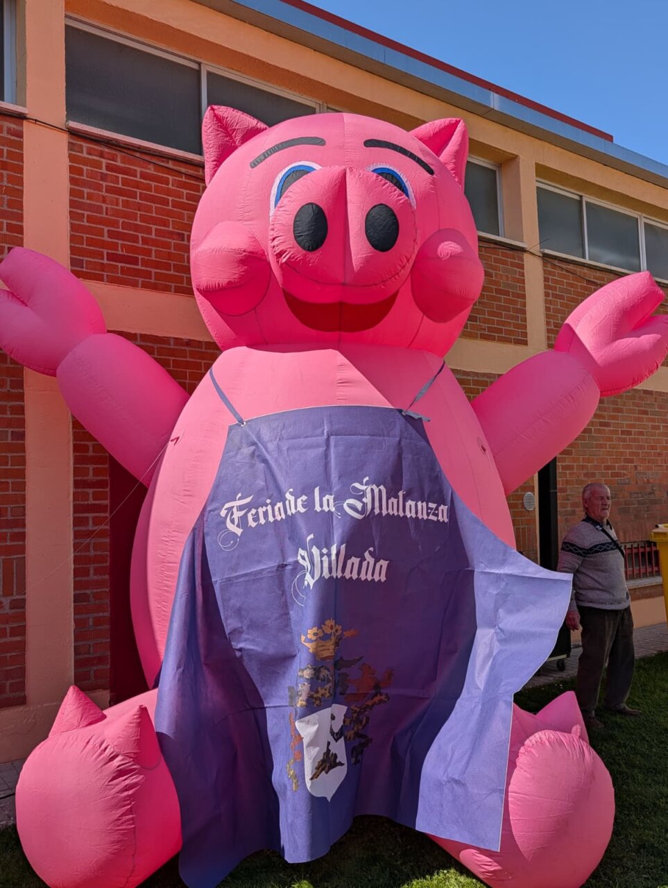 Inflable de cerdo en la Feria de la Matanza de Villada
