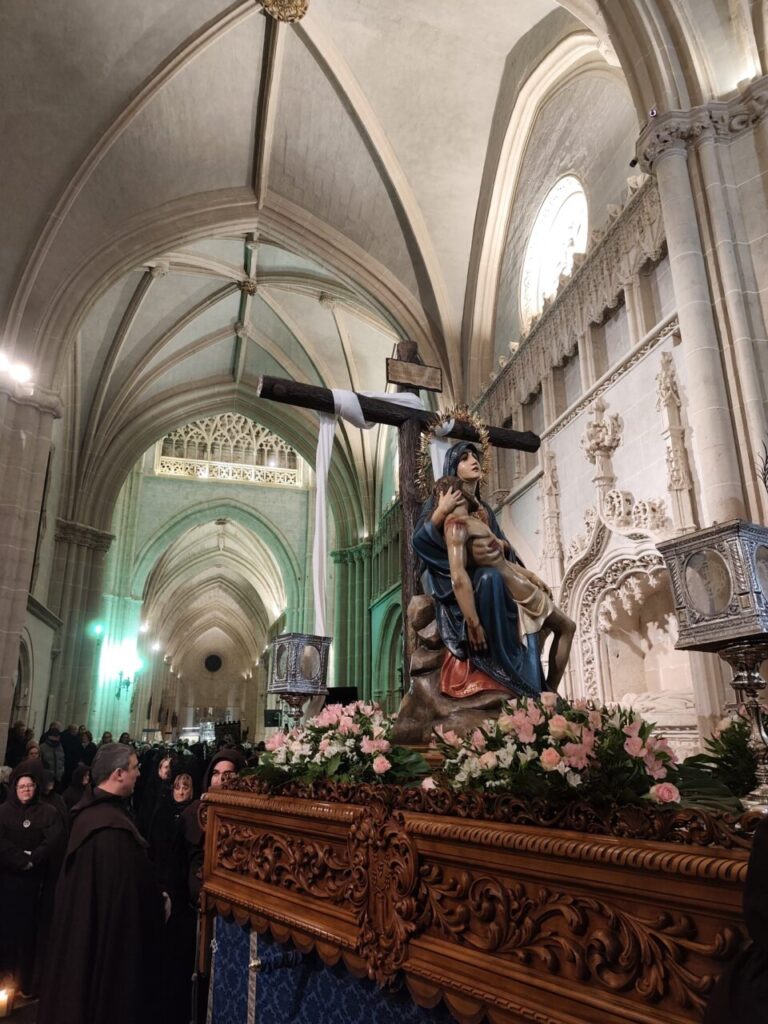 Imagen de la procesión del Sábado de Dolores en Palencia con la Virgen de la Piedad
