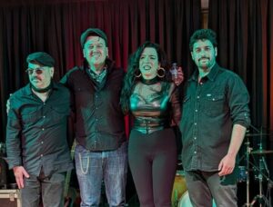 Anna Dukke y su banda durante la actuación en el Festiblues