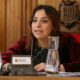 Alcaldesa de Palencia durante un pleno municipal discutiendo sobre la grúa