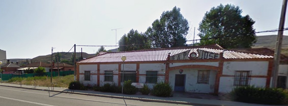 Edificio del Bar San José, antiguo hogar de la azucarera en Monzón de Campos