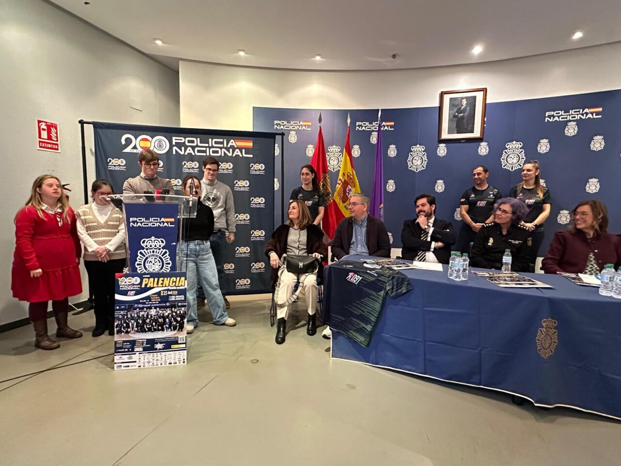 Presentación de la carrera benéfica Ruta 091 en Palencia con autoridades y participantes.