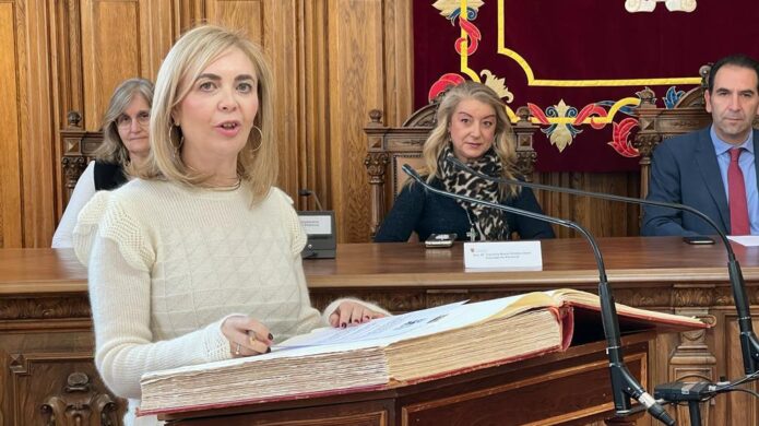 Rosa de la Peña durante su cese en el Ayuntamiento de Palencia