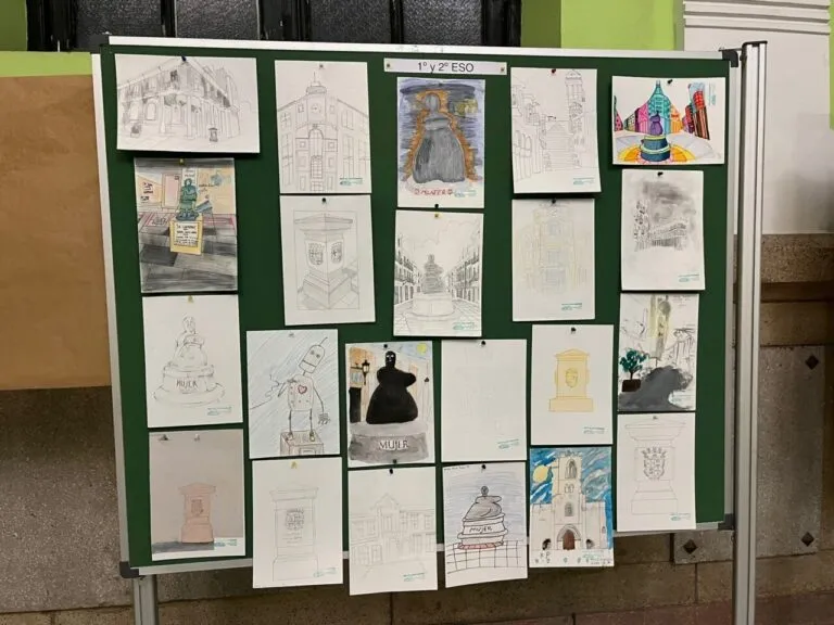 Exposición de dibujos del concurso de pintura en el IES Jorge Manrique