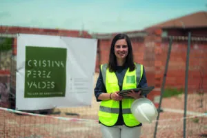 Cristina Pérez Valdés en su estudio de arquitectura en Baltanás