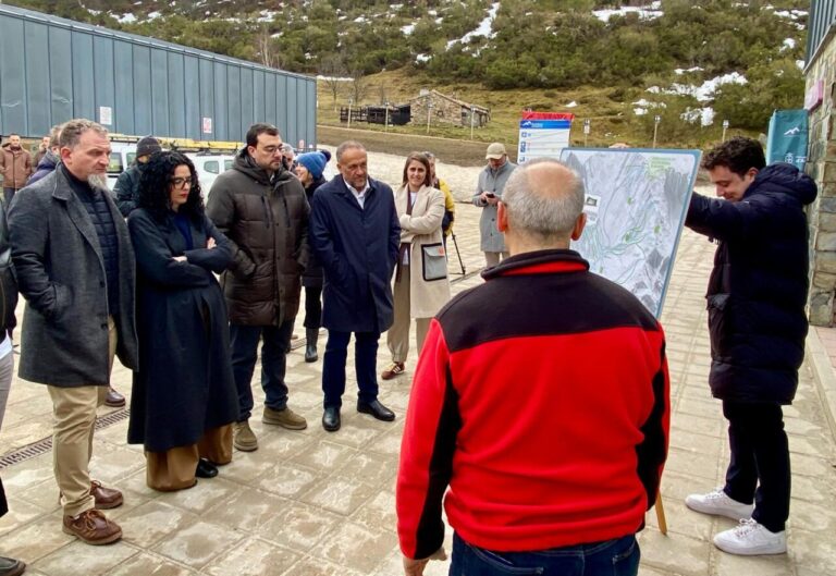 Reunión sobre gestión de estaciones de esquí en Fuentes de Invierno