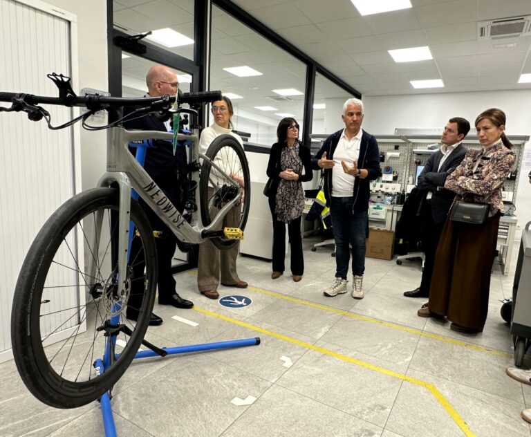 Visita a la empresa MAHLE SmartBike Systems en Palencia