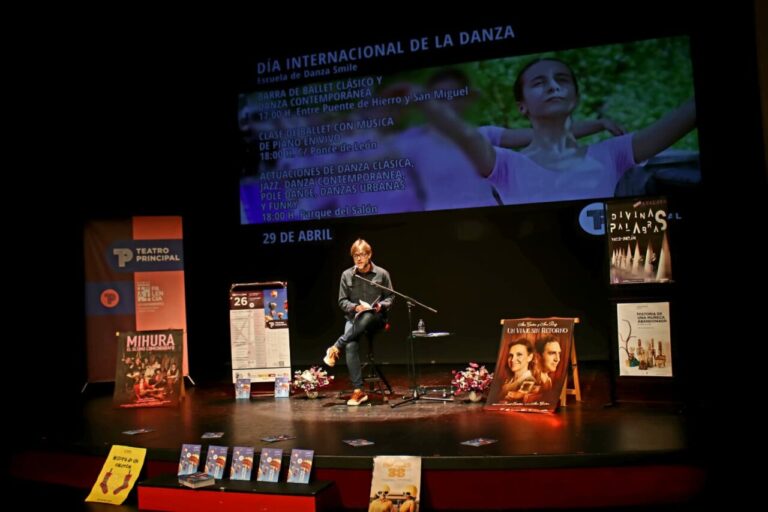 Presentación del Día Internacional de la Danza en el Teatro Principal de Palencia