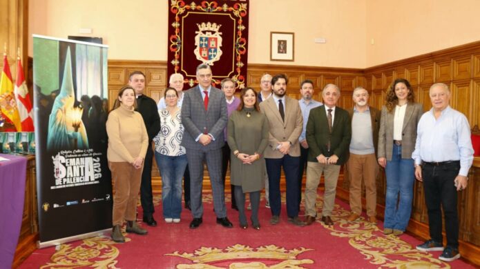 Presentación del programa de Semana Santa 2026 en Palencia con autoridades y cofrades