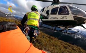 Rescate de un montañero por la Guardia Civil en el Pico Espigüete