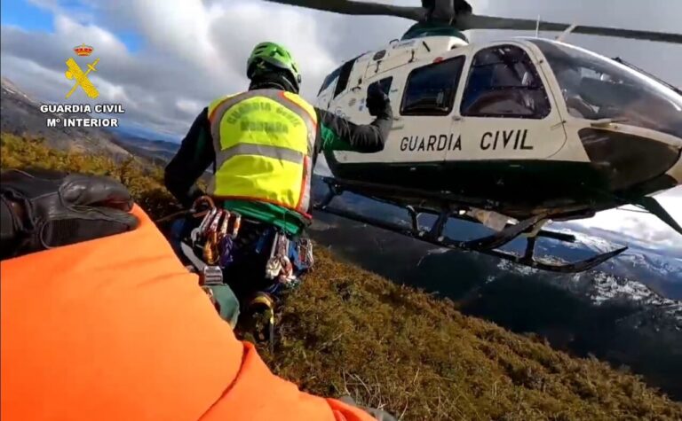 Rescate de un montañero por la Guardia Civil en el Pico Espigüete