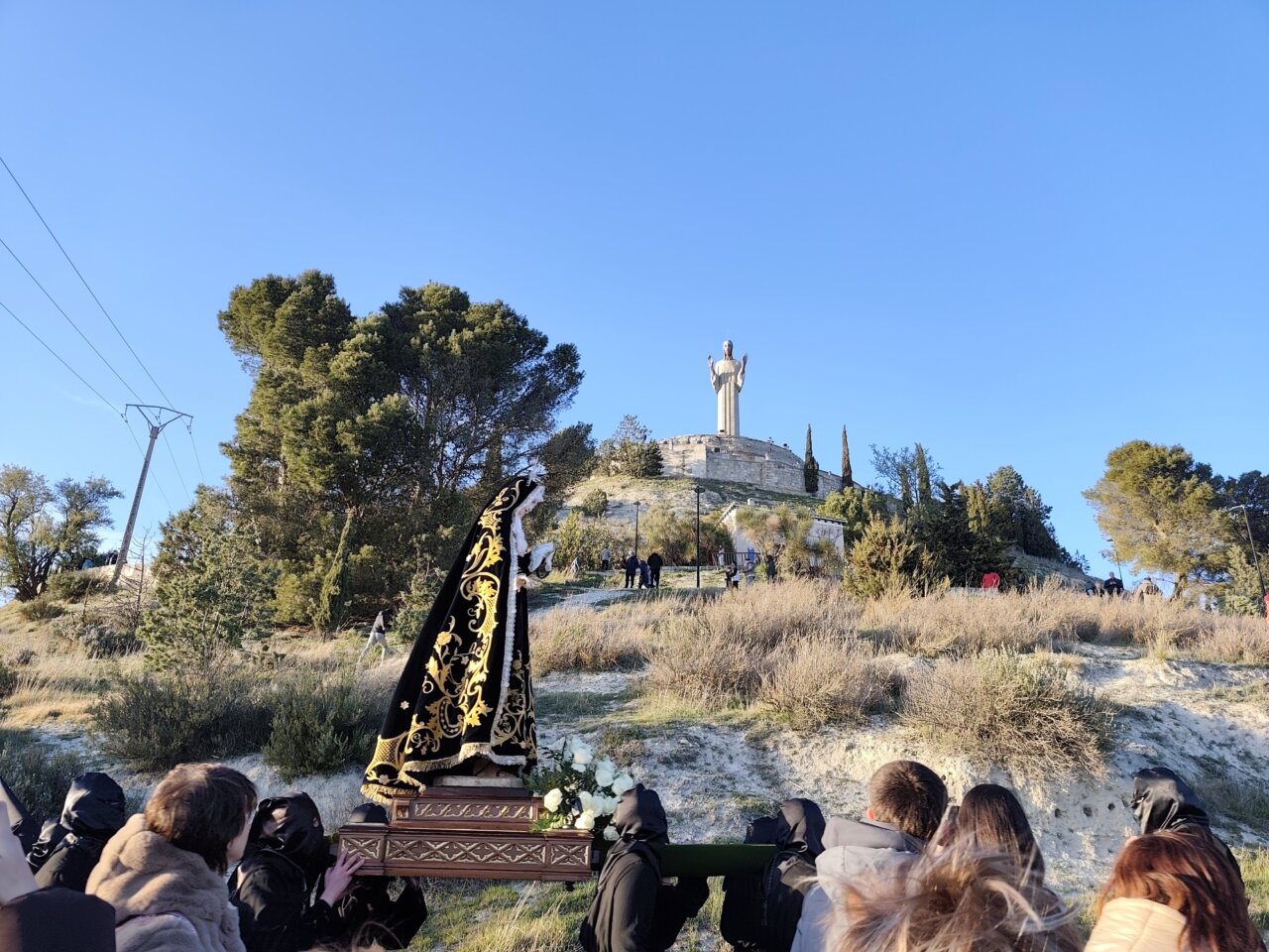 Procesión del Rosario del Dolor en Palencia con la Virgen y el Cristo del Otero