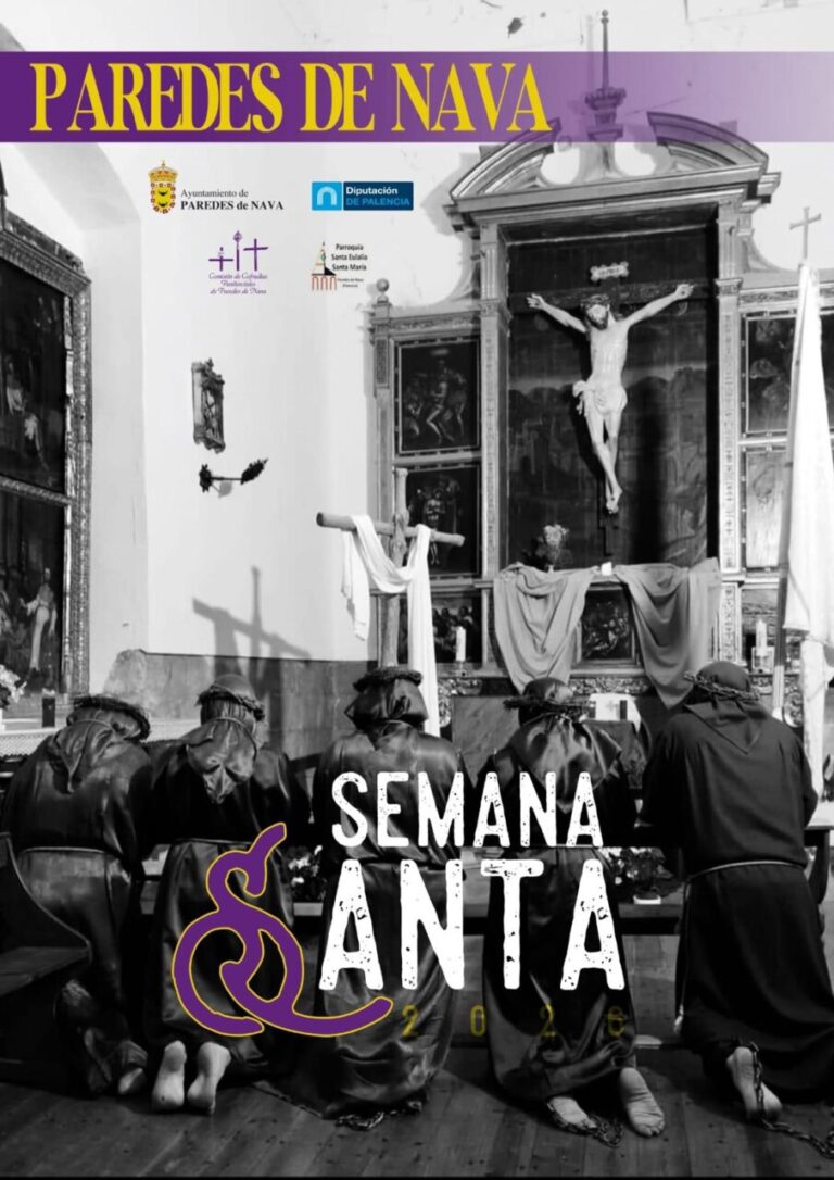 Celebración de Semana Santa en Paredes de Nava con personas de rodillas