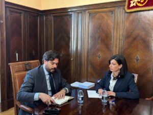 Subdelegado del Gobierno y nueva delegada de Economía en reunión