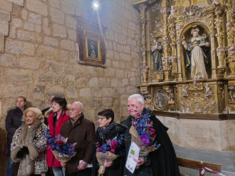 Grupo de personas en la celebración de Santo Tomás en Villamediana