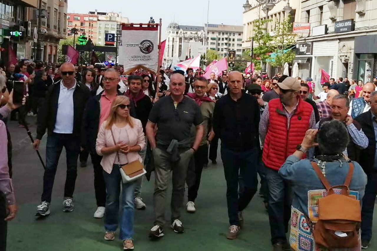 Manifestación por la autonomía en León con participantes en la calle
