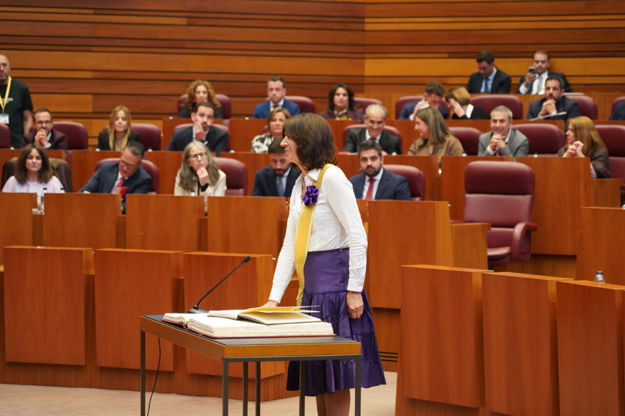 Procuradora en la sesión inaugural de las Cortes de Castilla y León