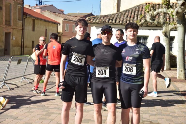 Corredores listos para la carrera Entre Castillos en Palencia.