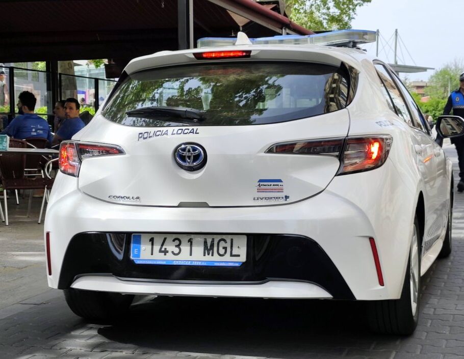 Coche de la Policía Local de Palencia en color blanco