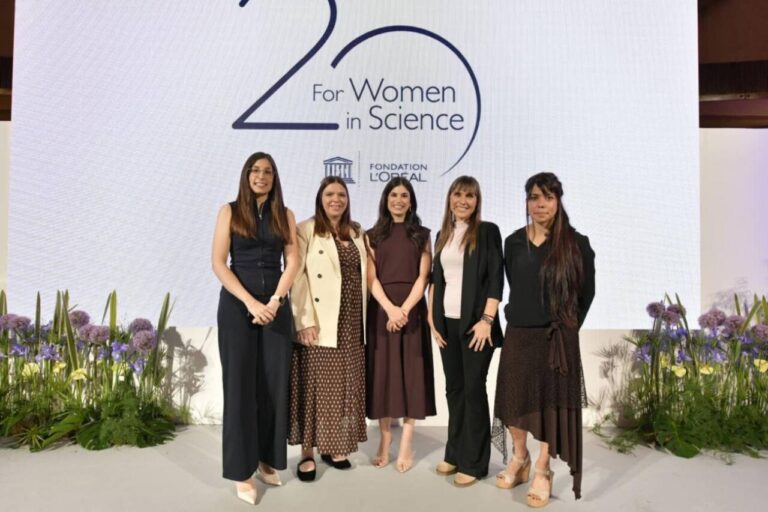 L-Oreal-UNESCO-premia-los-trabajos-de-cinco-jovenes-investigadoras-espanolas
