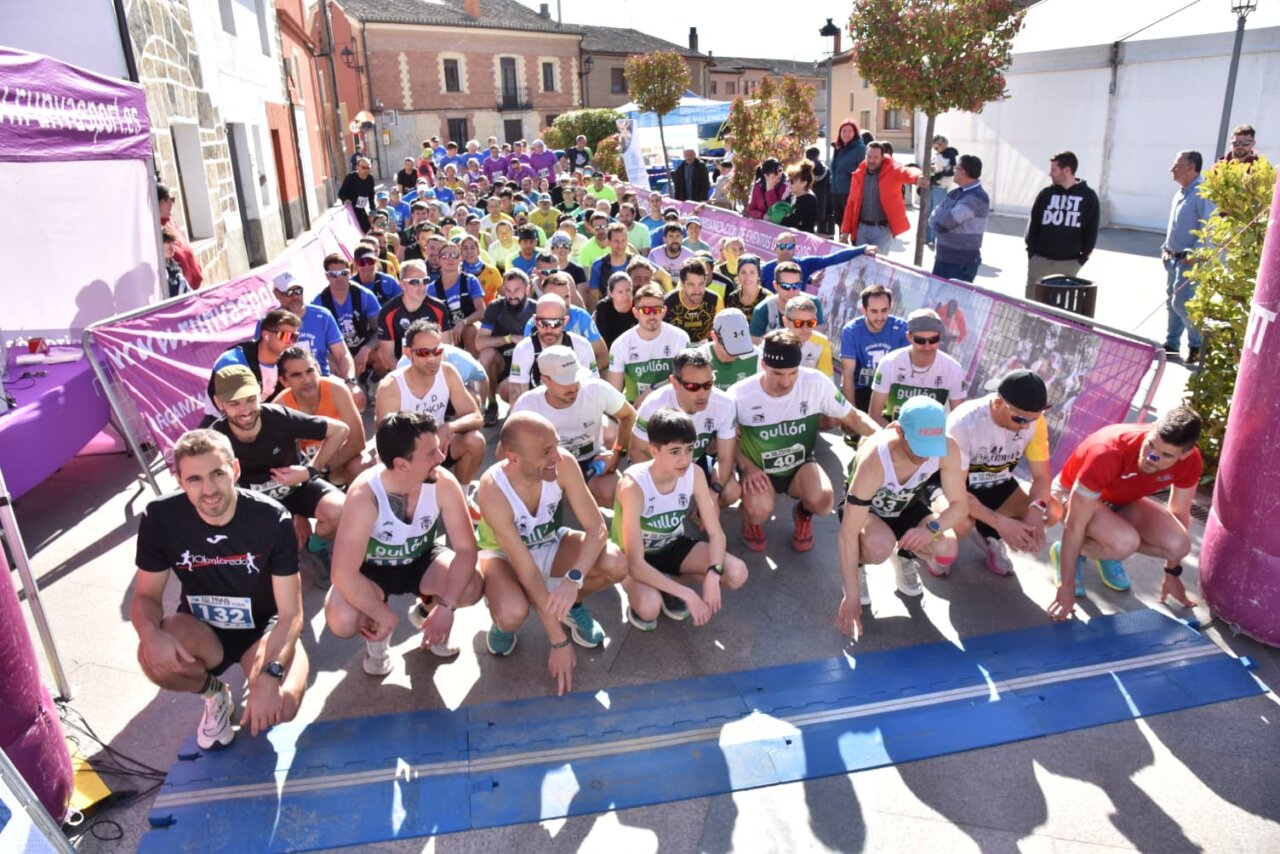 Atletas listos para la carrera en el Palencia Trail Series en Melgar de Yuso