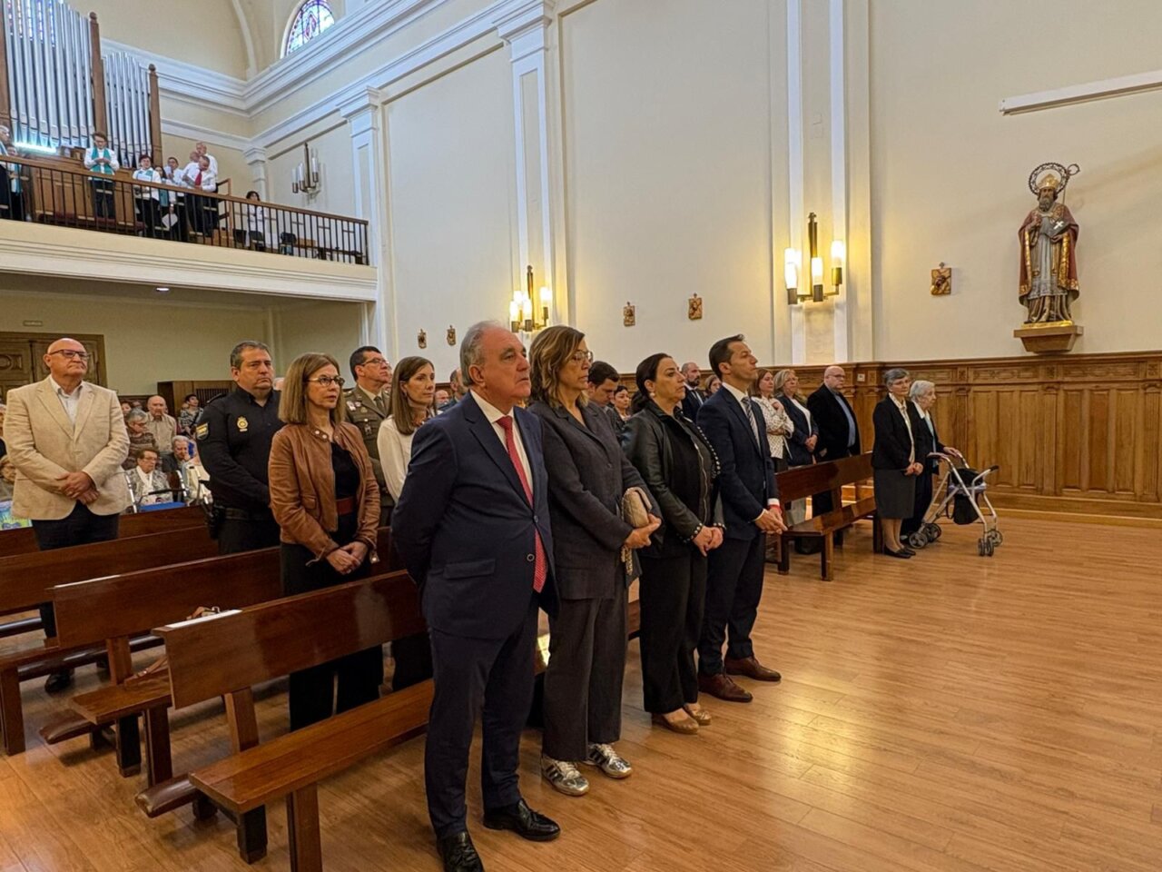 Celebración de la eucaristía en la Fundación Hospitalarias Palencia con autoridades presentes.
