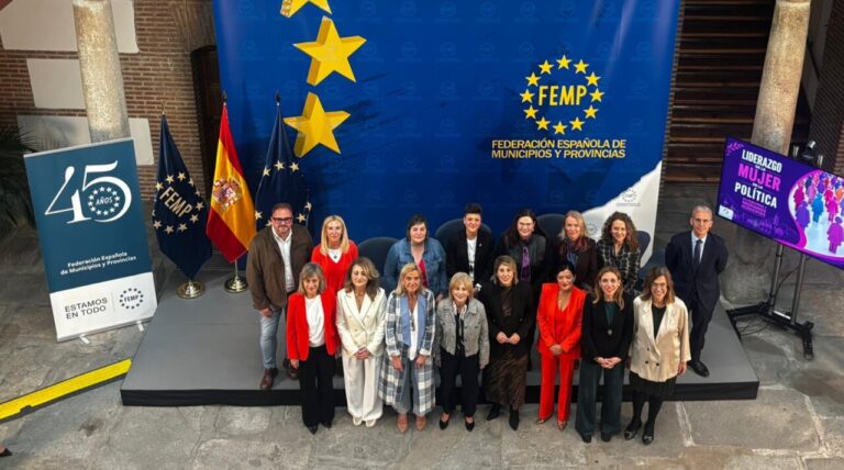 Participantes en jornada sobre liderazgo femenino en política local