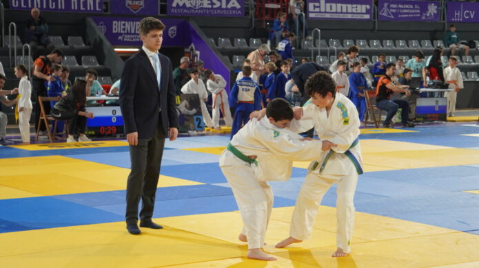 Competidores en el XV Torneo Nacional de Judo en Palencia
