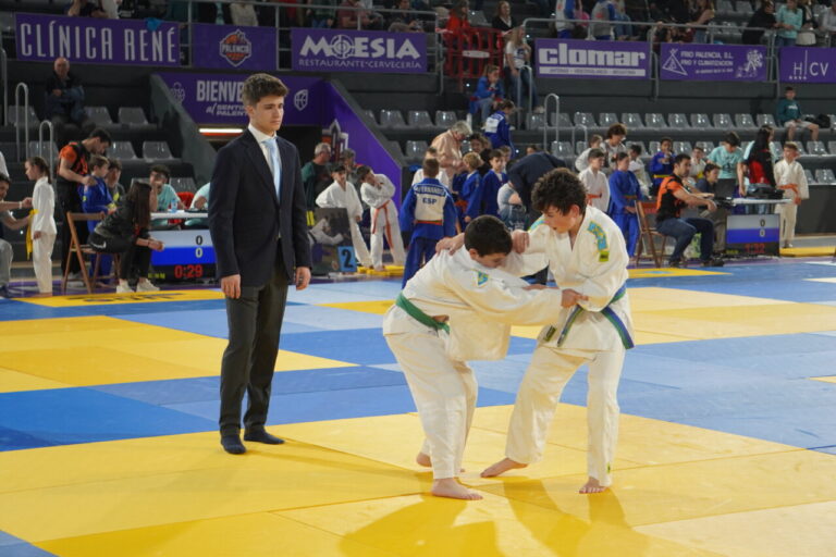 Competidores en el XV Torneo Nacional de Judo en Palencia