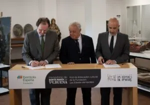 Alfonsín y Martín firmando acuerdo en el Monasterio de Santa María de Valbuena