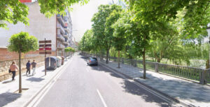 Vista de la Avenida de Castilla en Palencia con árboles y edificios