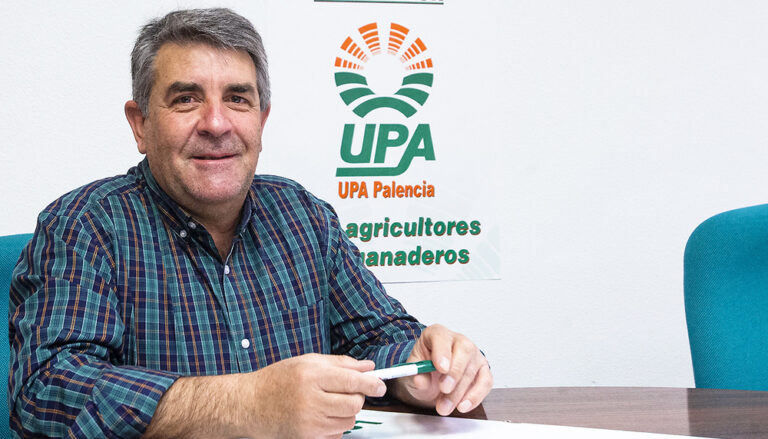 Blas Donis de UPA Palencia en una reunión sobre agricultura