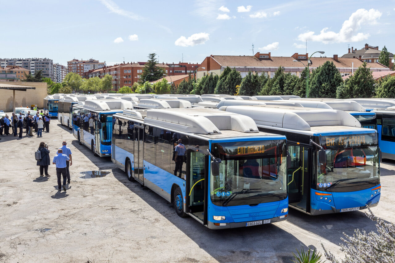 Autobuses cedidos por Madrid en Burgos tras incendio de flota municipal