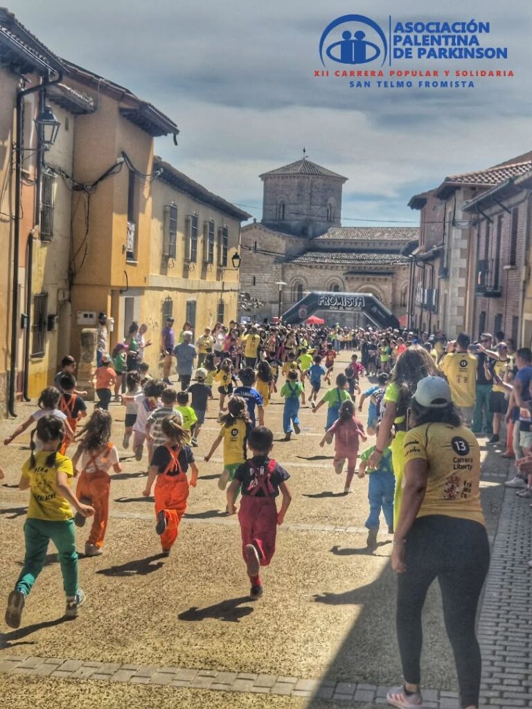 Niños corriendo en la XII Carrera San Telmo en Frómista