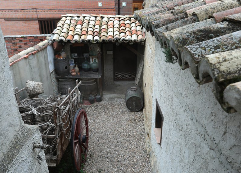 Vista del patio de La Casa del Abuelo en Cevico de la Torre