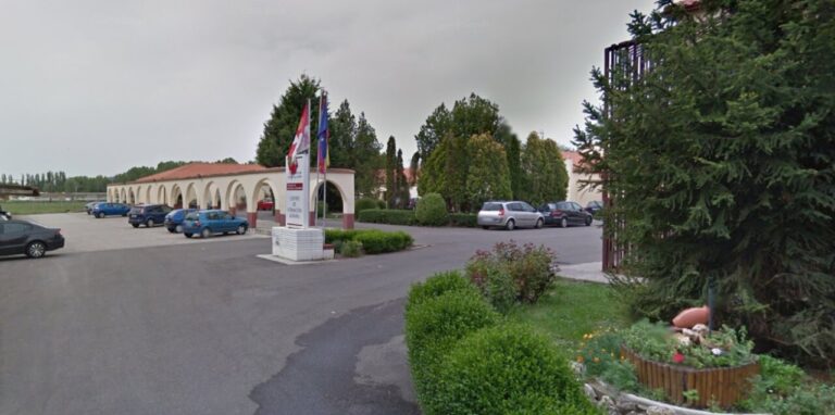 Entrada del Centro de Formación Profesional en Viñalta, Palencia.