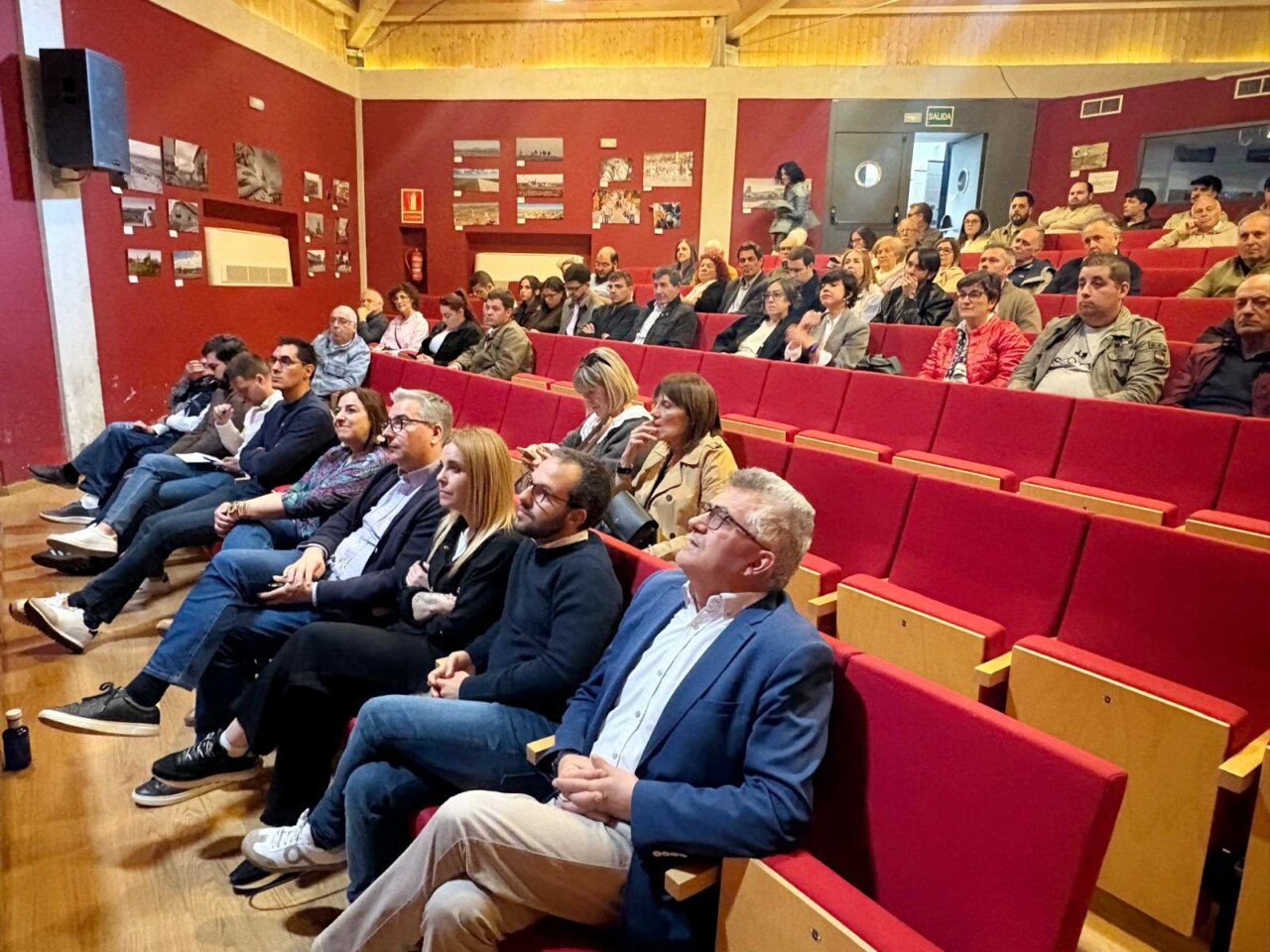Reunión del Comité Provincial del PSOE en Palencia con miembros del partido