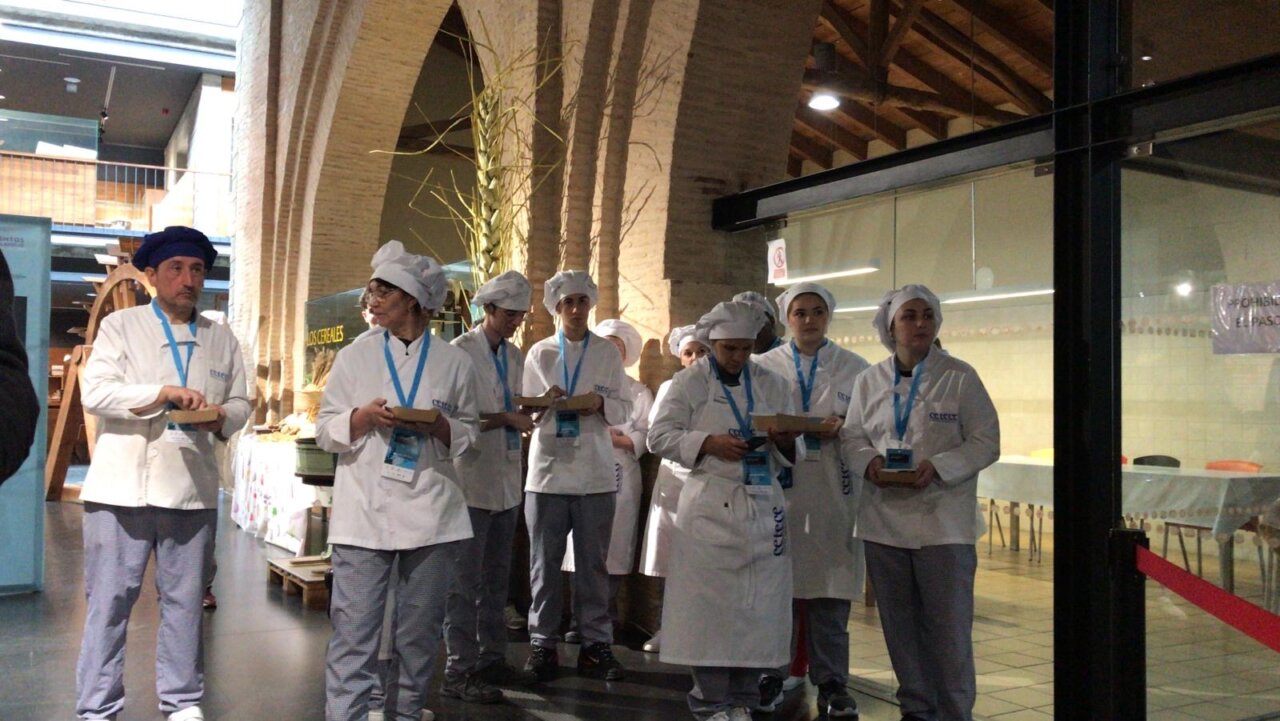 Grupo de estudiantes del CETECE en el congreso de panadería en Palencia