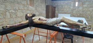 Talla del Santísimo Cristo de la Misericordia en proceso de conservación
