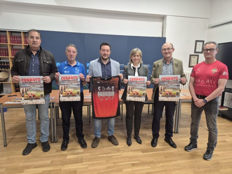 Presentación de la Media Maratón del Cerrato con organizadores y autoridades locales.
