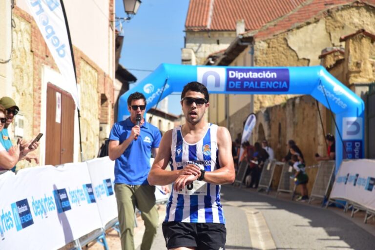 Corredor en la prueba Entre Castillos en Palencia.