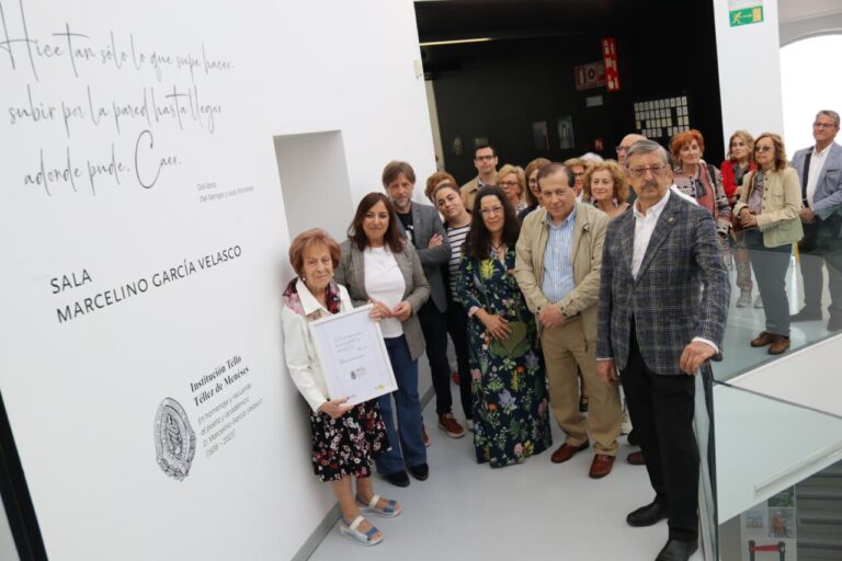 Inauguración de la sala dedicada al poeta Marcelino García Velasco en Palencia.