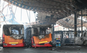 Autobuses dañados por incendio en cocheras de Burgos