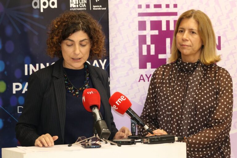 Presentación del Innovaday Palencia 2026 con dos ponentes