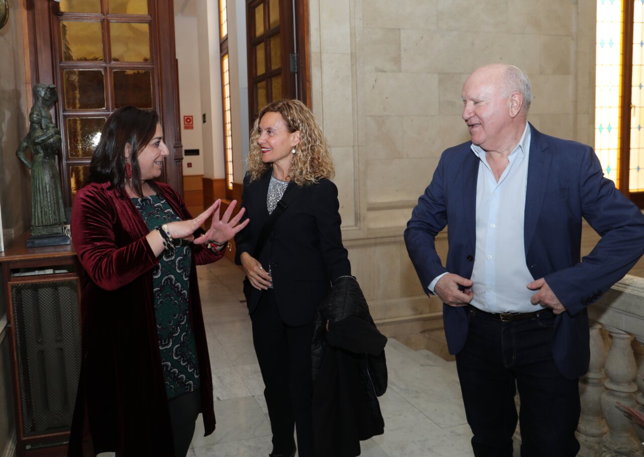 Meritxell Batet hablando sobre ética en la política en el Ateneo de Palencia