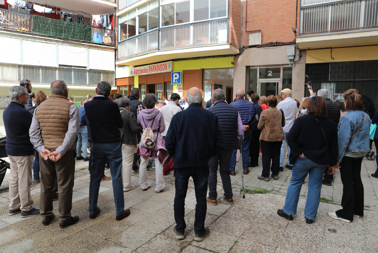 Grupo de personas en un evento de la Asociación Palentina de Párkinson