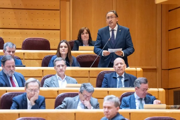 Alfonso Polanco hablando en el Senado sobre la inflación y economía