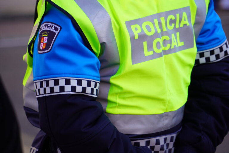 Uniforme de la Policía Local de Palencia con enfoque en movilidad personal