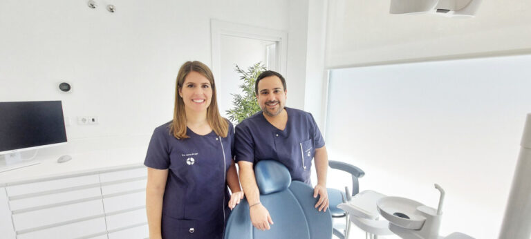 Dentistas en Policlínica Dental by Pérez y Arroyo en consulta