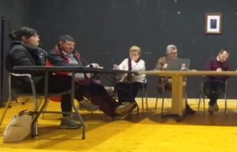 Reunión del PSOE en Barruelo de Santullán con varios miembros presentes